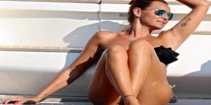 Pınar Altuğ teknesinde tatil yapıyor!