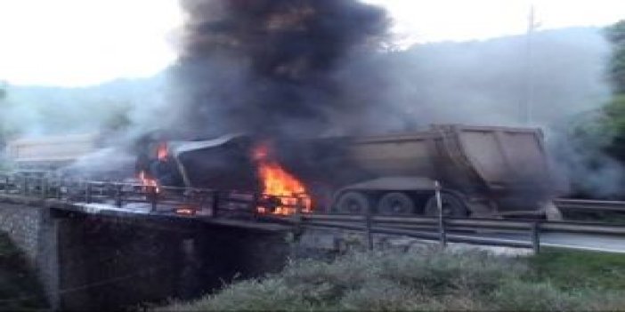 Beykoz’da çarpışan kamyonlar alev aldı