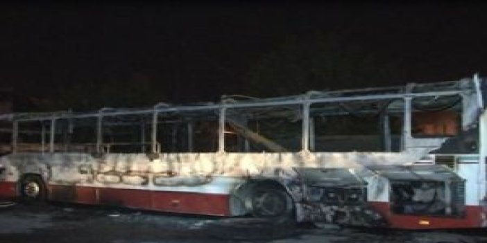 Terör yandaşları molotofla otobüs yaktı