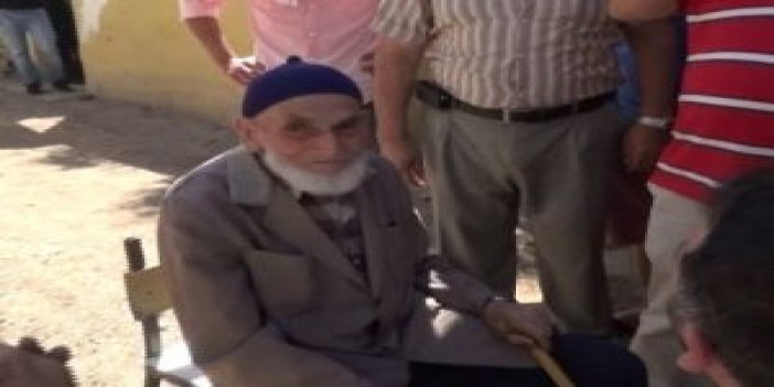 102 yaşındaki dede gelin arabasının önünü kesti