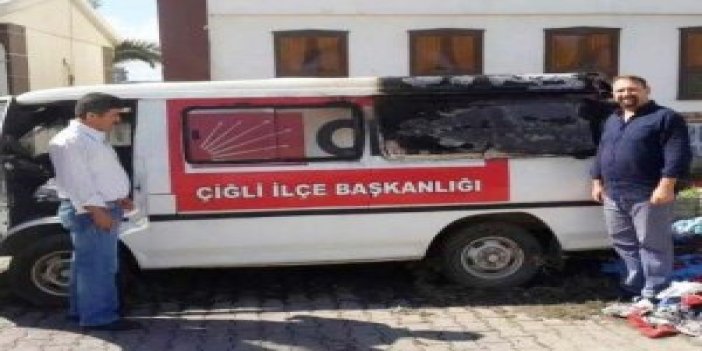 CHP Çiğli İlçe Başkanlığı’na Ait Araçta Yangın Çıktı