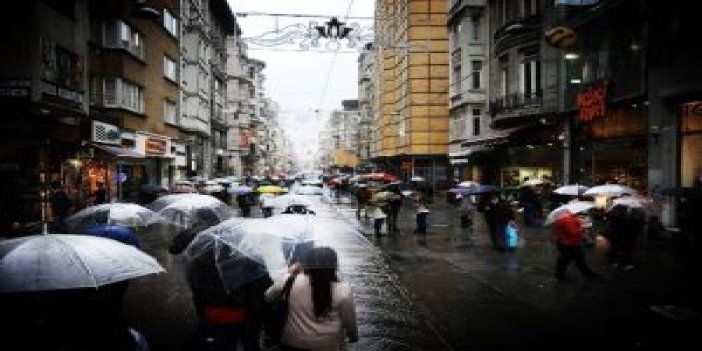 İstanbul sağanak yağmura teslim oldu