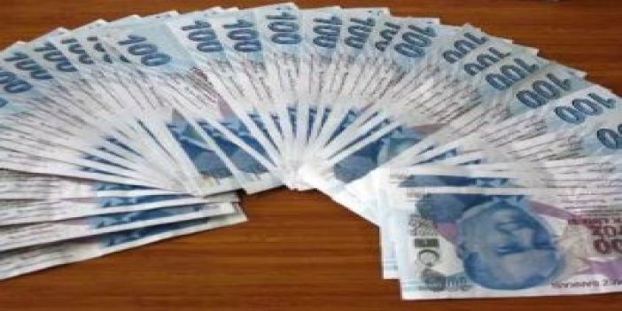 Trabzonlu genç İstanbul'da para dağıttı