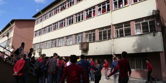 Diyarbakır'da okula bombalı saldırı