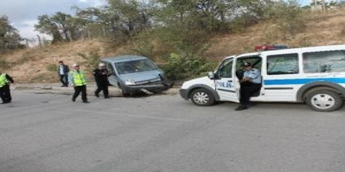 Sivil polis ekipleri kaza yaptı: 2 yaralı