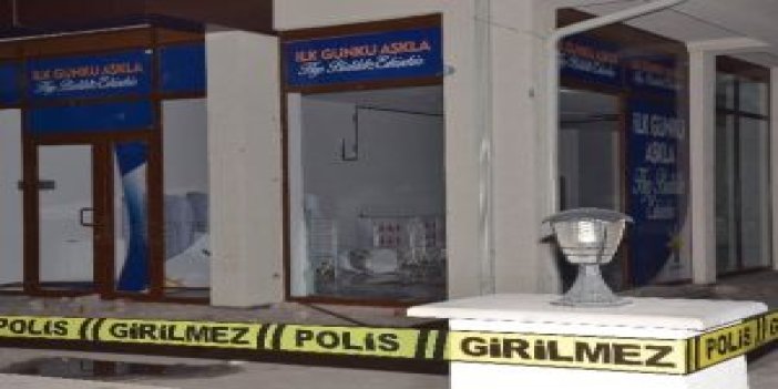AK Parti afişlerinin olduğu dükkana saldırı