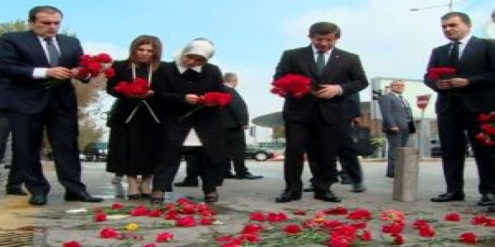 Başbakan saldırının olduğu alana çiçek bıraktı
