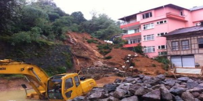 Trabzon'u sağanak yağış vurdu