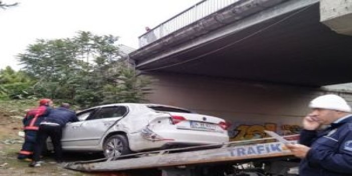 İstanbul’da otomobil köprüden uçtu: 4yaralı