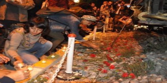 Ankara’daki Patlamada Ölenler İzmir’de Anıldı