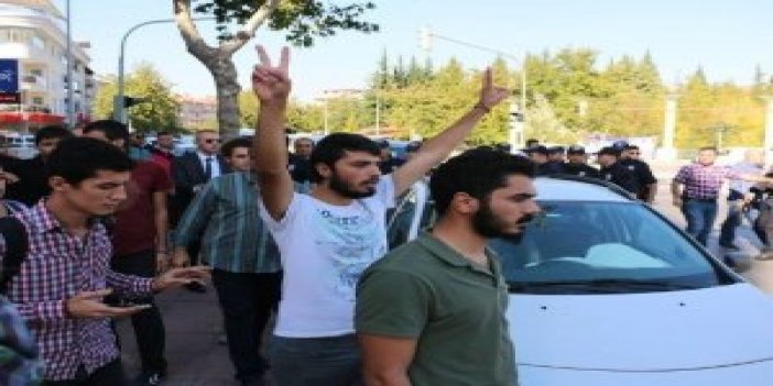 AK Parti Standı Protestosuna 10 Gözaltı
