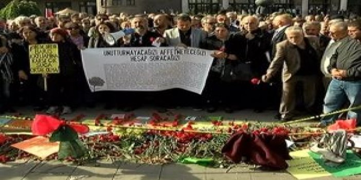 Terör saldırısında ölenler gar önünde anıldı