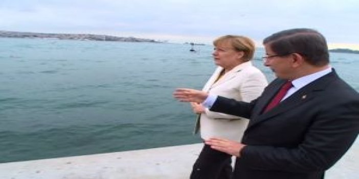 Davutoğlu Merkel’e İstanbul’u anlattı