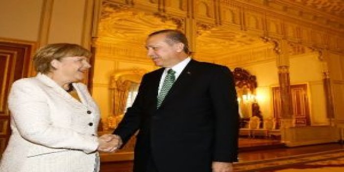 Erdoğan, Merkel’le bir araya geldi
