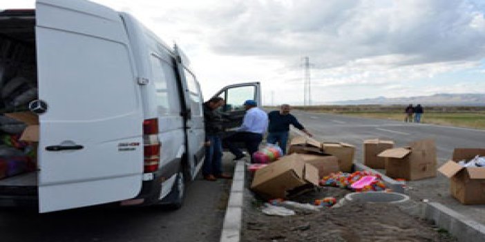 Trabzon'a gelen minibüs didik didik arandı!