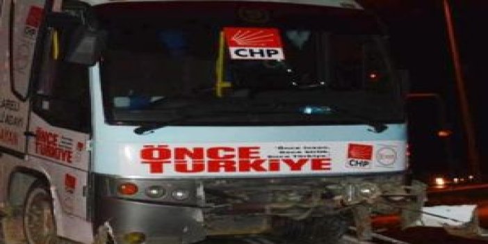 CHP’ye ait minibüs kaza yaptı: 19 kadın yaralı