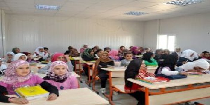 Tam 8 bin Suriyeli eğitim görüyor