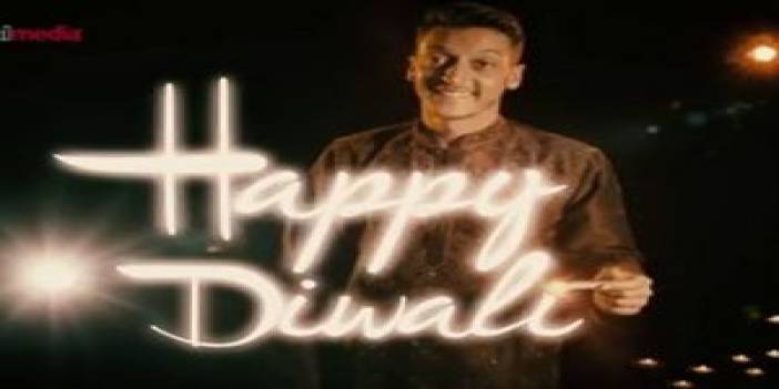 Arsenal’li Mesut Özil’den ’Diwali’ kutlaması