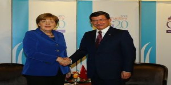 Davutoğlu Merkel ile AB ve mültecileri konuştu