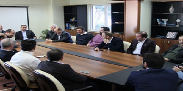 Arsin OSB'de yönetim üyeleri dinliyor