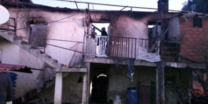 İki çocuk evde yanarak öldü