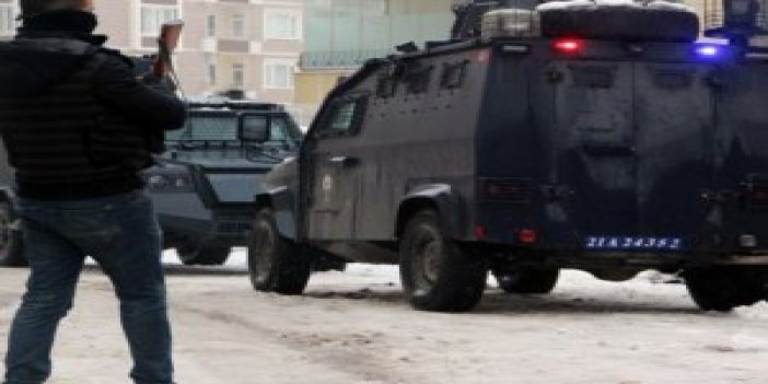 Diyarbakır’da zırhlı polis aracı devrildi: 3 yaralı
