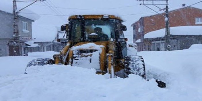 Trabzon'da kar için 50 kişilik 8 ekip çalışıyor!