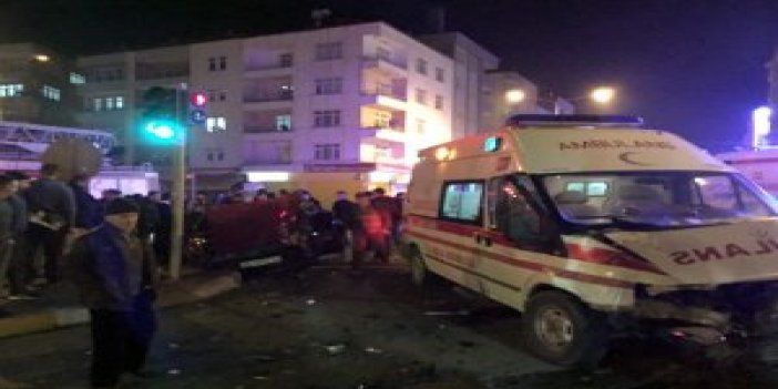 Trabzon'da Otomobil ile ambulans çarpıştı!