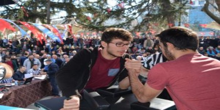 Trabzon'da bilek güreşine yoğun ilgi