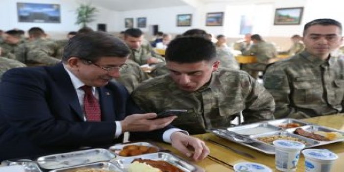 Davutoğlu Trabzonlu askerin ailesi ile görüştü