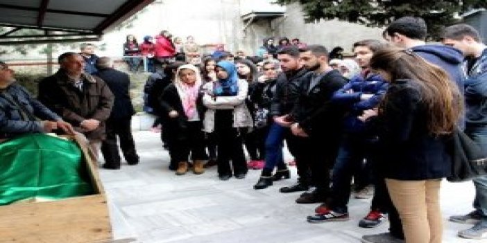 Trabzon'da ölen öğretmene gözü yaşlı veda - Trabzon haberleri