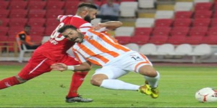 Adanaspor Balıkesirspor'u devirdi