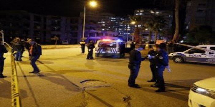 Motosiklet polis aracıyla çarpıştı: 1 ölü, 2 yaralı