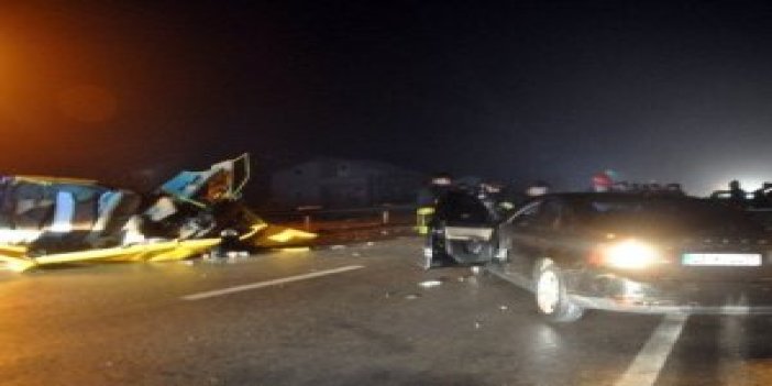Otomobiller Kafa Kafaya Çarpıştı: 2 Ölü, 1 Yaralı - Konya haber