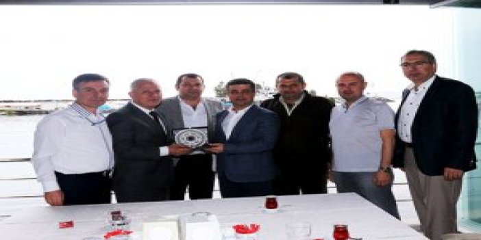 Trabzonspor ve Başakşehir arasında dostluk yemeği