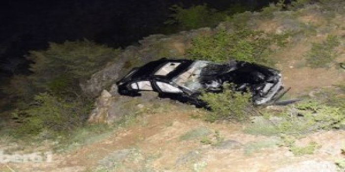 Trabzon plakalı araç uçuruma yuvarlandı 1 ölü 4 yaralı