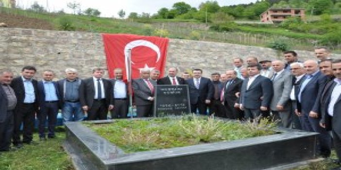 Mustafa Cumur mezarı başında anıldı
