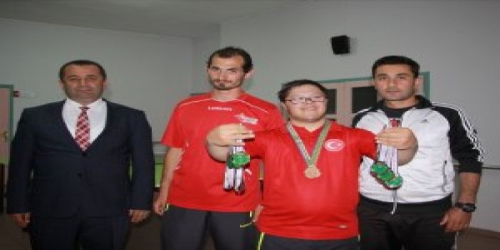 Trabzonlu Down sendromlu sporcu madalyaları topladı