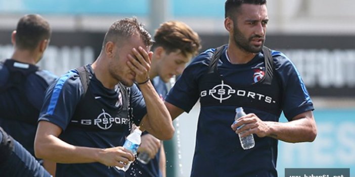 Sıcak hava Trabzonspor oyuncularının yüzüne yansıdı