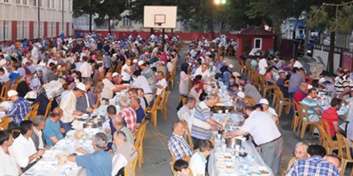 Trabzon'da iftar sofrası Yomra'da kuruldu