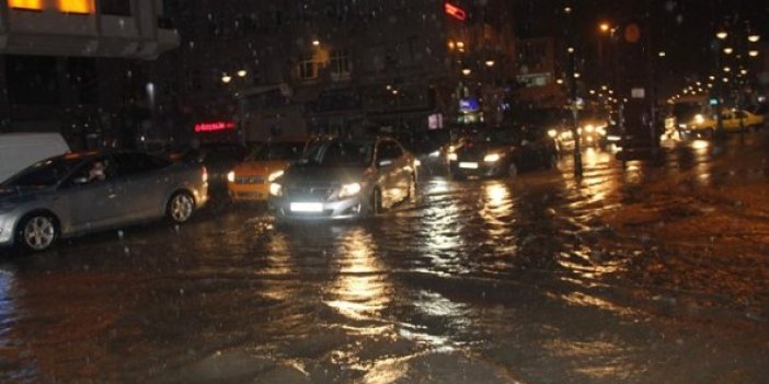 Rize'de şiddetli yağış etkili oldu