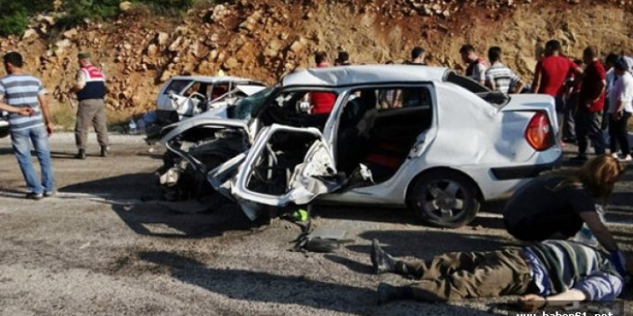 Korkunç kaza: 2 ölü 11 yaralı