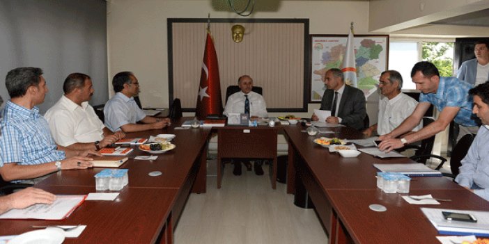 Erzurum Valisi Seyfettin Azizoğlu, Gıda Tarım ve Hayvancılık İl Müdürlüğünü ziyaret etti.