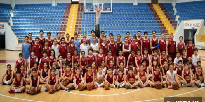 Trabzonspor'da gençler basketbol öğreniyor
