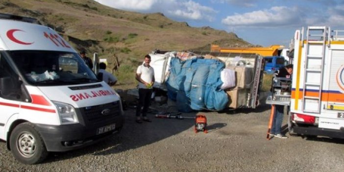 Trabzon'a gelen kamyonet takla attı