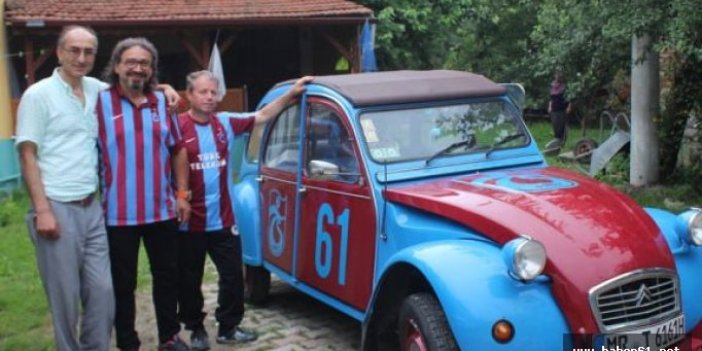 Trabzonspor aşkıyla arabasını boyadı