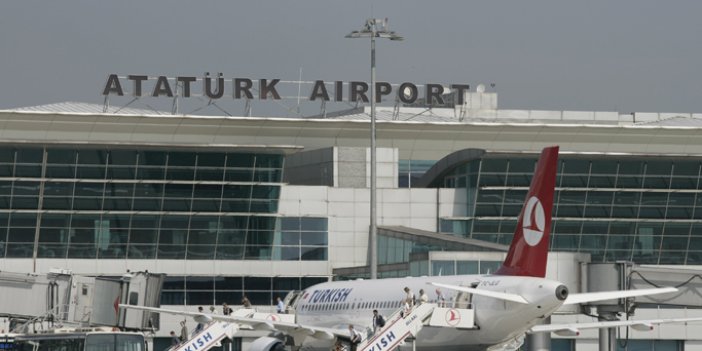 Alev alan uçak İstanbul’a acil iniş yaptı