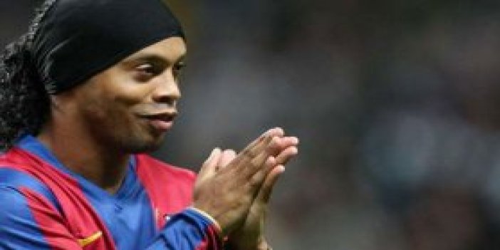 Ronaldinho yeniden Barcelona'da!