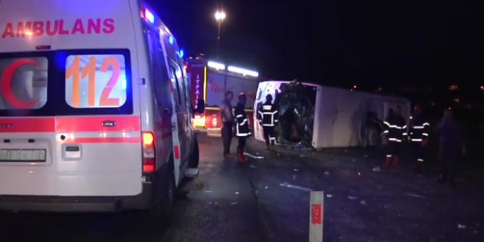 Trabzon'dan yola çıkan midibüs devrildi: 15 yaralı