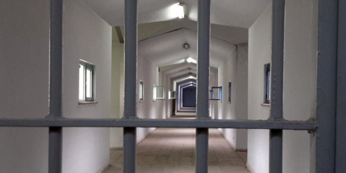 FETÖ'den tutuklanan savcı cezaevinde ölü bulundu